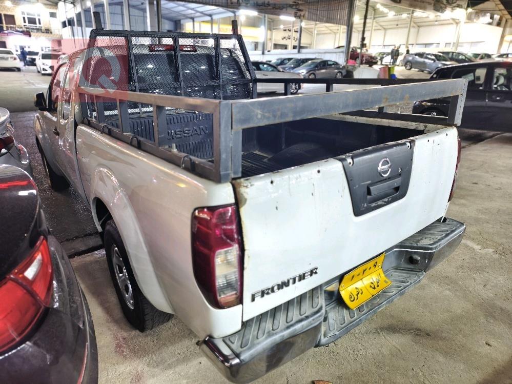 نيسان فرونتر